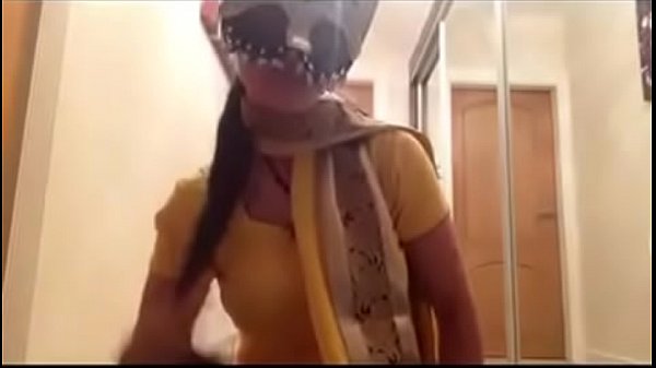 Gadis India Panas Mengocok Memeknya Sendiri Sampai Basah.