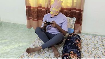Aku Tebas Maduku Karena Dia Main Game.