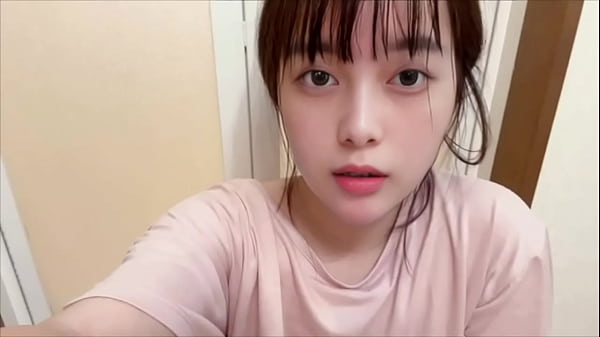 Keringat Basah Usai Gym, Jari-jari Menggoda Celah Yang Lembab Dan Berbulu Lebat.