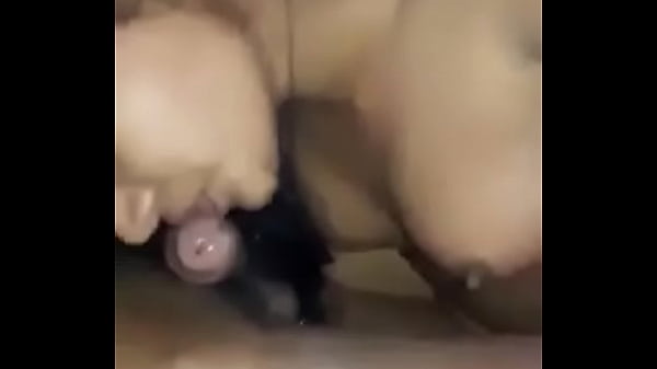 Gadis India Yang Menggoda Dengan Mulut Sensual