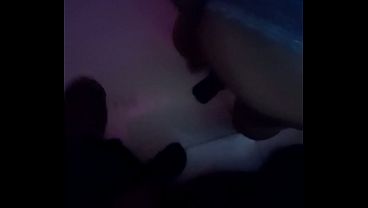 Mamá Soltera De 31, Mareada Y Caliente, Termina Enredada Con Su Amiga Ebria Y Cachonda
