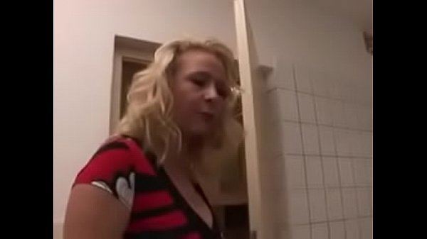 Vivia Yang Menggoda: Kisah Sensual Seorang Wanita Yang Tak Tersentuh