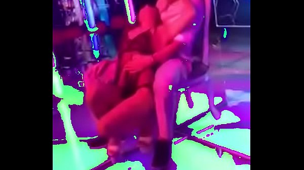Tarian Erotik Di Sauna Sensual