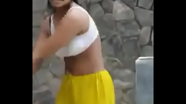 Tarian Goyang Seksi Desi 02