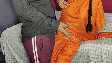 Dever Ne Bhabhi Ki Chut Ki Pyaas Bujhane Ke Liye Apna Lund Diya