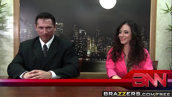 Brazzers – Payudara Besar Di Kantor – Adegan Bercinta Dengan Reporter, Dibintangi Ariella Ferrera, Nikki Sexx, Dan John Str