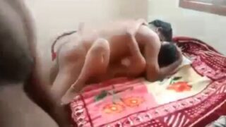 Istri Desi Nikmati Suami Dan Kekasih Dalam Trio Panas India