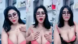 Tante Sandra Cantik Montok Siap Menggoda Langsung