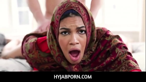Arab Hijab Stepsister Maya Farrell Dipaksa Nikah Paksa