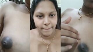 Desi Cewek Chennai Colok Colokin Tetek Montoknya Yang Telanjang