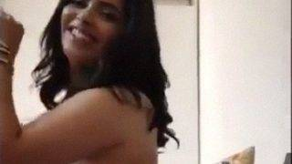 Goyang Payudara Seksi India Yang Bikin Panas