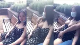 Grepe Pacar Di Taman, Sambil Gigit Bibir Nahan Napsu.