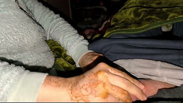 مشهد ساخن من الإمارات: أول تجربة شرجية مثيرة مع حبيبته العربية