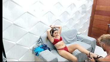 Ibu Mertuaku Yang Masih Muda Sendirian Di Rumah, Haus Sentuhan. Begitu Aku Datang, Dia Langsung Merayuku Buat Ngewe Sampai Kontolku Penuh Di Dalam Memek Sempitnya. Vagninho E Vivi Capetinha