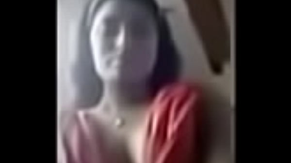 Lihat Tete Perempuan India Yang Nampol Banget, Bikin Ngiler.