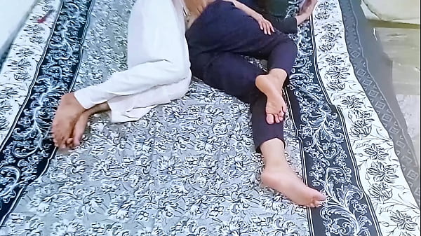 Desi Gadis Lugu Yang Polos, Pertama Kali Ngerasain Enaknya Main Di Sawah