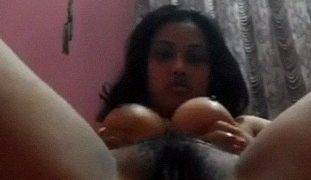Ngentot Memek Cewek Sange Asli Benggala Barat, Sendirian, Bikin Crot.