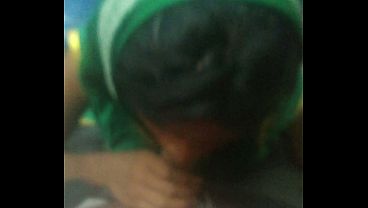 Desi Auntie Jadi Pengemis Di Kereta Lokal, Crot Penuh Nafsu