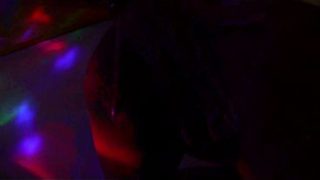 Colombia Mami Montok Ngeblow Basah Di Kamar Mandi, Terus Digenjot Di Sofa.