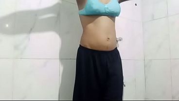 Viral! Adek Tiri Desi India Coli Sampai Banjir