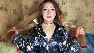 Gadis Gemuk Rusia Dengan Paha Besar Mainin Memek Sempitnya Pakai Dildo Nancep Di Dalem