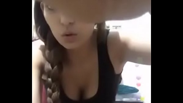 Gadis Desi Siap Digoyang, Bibir Merah Basah Nunggu Kecupan Liar.
