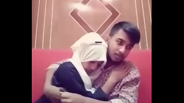 Ciuman Panas Desi Pacar Di Hotel, Bibir Nempel Sampai Basah