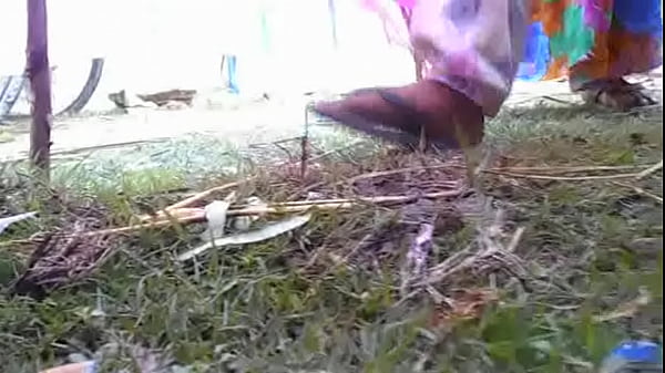 Desi Ngocok Pipis Di Tempat Umum