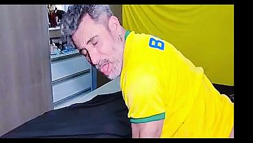 Orang Arab Datang Ke Brasil Dan Ngencrotin Lubang Pantat Si Bapak Brasil (cuplikan)