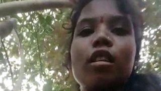Desi Cewek Desa Ngewe Di Luar Sama Pacar, Crot Di Mulut