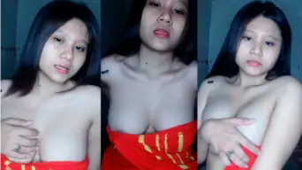 Miss Alexa Lepas Handuk, Langsung Remes-remes Toket.