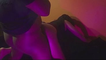Hot Cewek Asia Sange Nungging Minta Digenjot Dari Belakang