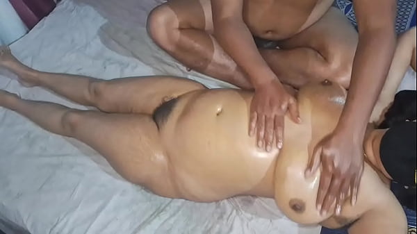 Desi Indian Bhabhi Bugil Total Dipijit Hot Bikin Makin Basah