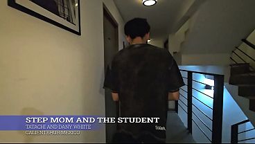 Ibu Tiri Lagi Nungguin Muridnya Yang Bikin Panas, Siap Digebukin Di Kamar.