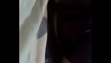 صاحبي يكب زوجتي قدامي نيك عربي حار، فحل صعيدي يخليها تصرخ من النشوة.