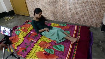 Desi Mallu Bhabhi Viral Video, Basah Dan Menggoda Di Depan Kamera