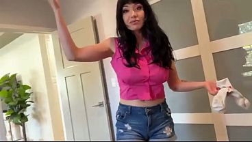 Ibu Tiri Cemburu Punya Caranya Sendiri Buat Mainin Kamu, Si Kecil Nakal, Di Rumah Penuh Fantasi Kotor Bareng Scott Stark.