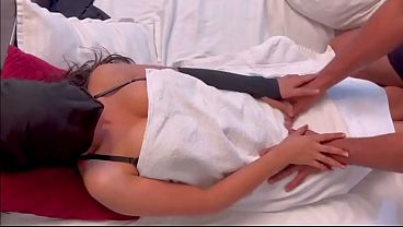 Tonton Video Viral Bhabhi India Desi Dengan Memek Sempit Digenjot Keras Sama Adik Ipar, Suara Hot Bahasa Hindi Bikin Ngilu.
