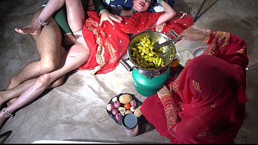 Ibu Tiri India Sange Di Dapur, Omongan Kotor Bikin Makin Panas, Chudai Habis-habisan