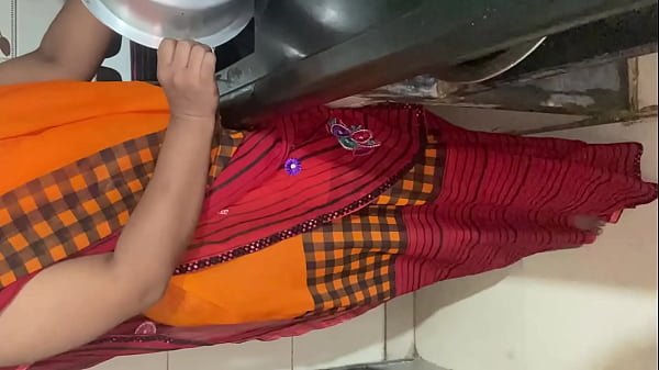 Bhabhi Ko Devar Ne Kitchen Se Bedroom Me Bula Ke Choda, Garam Hindi Voice Mein Viral Mms.