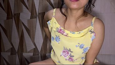 Tiap Hari, Gadis India Montok Ini Rutin Bersihin Memek Basahnya Sambil Pipis, Bikin Makin Erotis Banget.