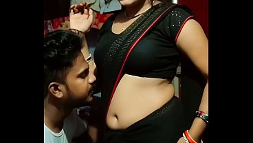 Desi Bhabi Saree Navel Panas, Bibir Basah Goda Gairah
