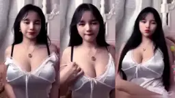Kienzy Goyang Toket Gede Naik Turun Makin Getar Bikin Makin Nafsu.
