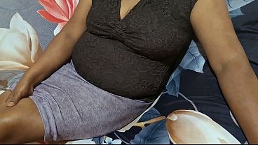 Sange Berat, Ibu Tiri Asia Lagi Liburan, Bikin Pengen Gigit.
